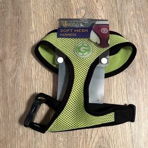 Soft mesh dog harness. Size large.